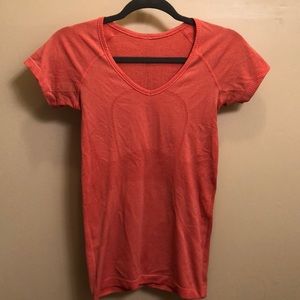 Lululemon Swiftly Tech V-neck top